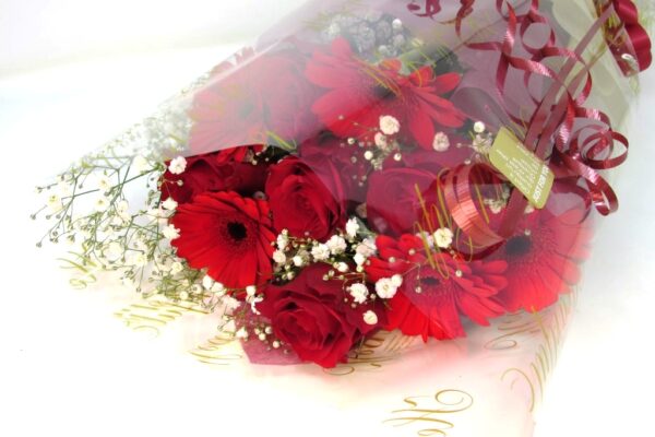 赤薔薇とガーベラの花束